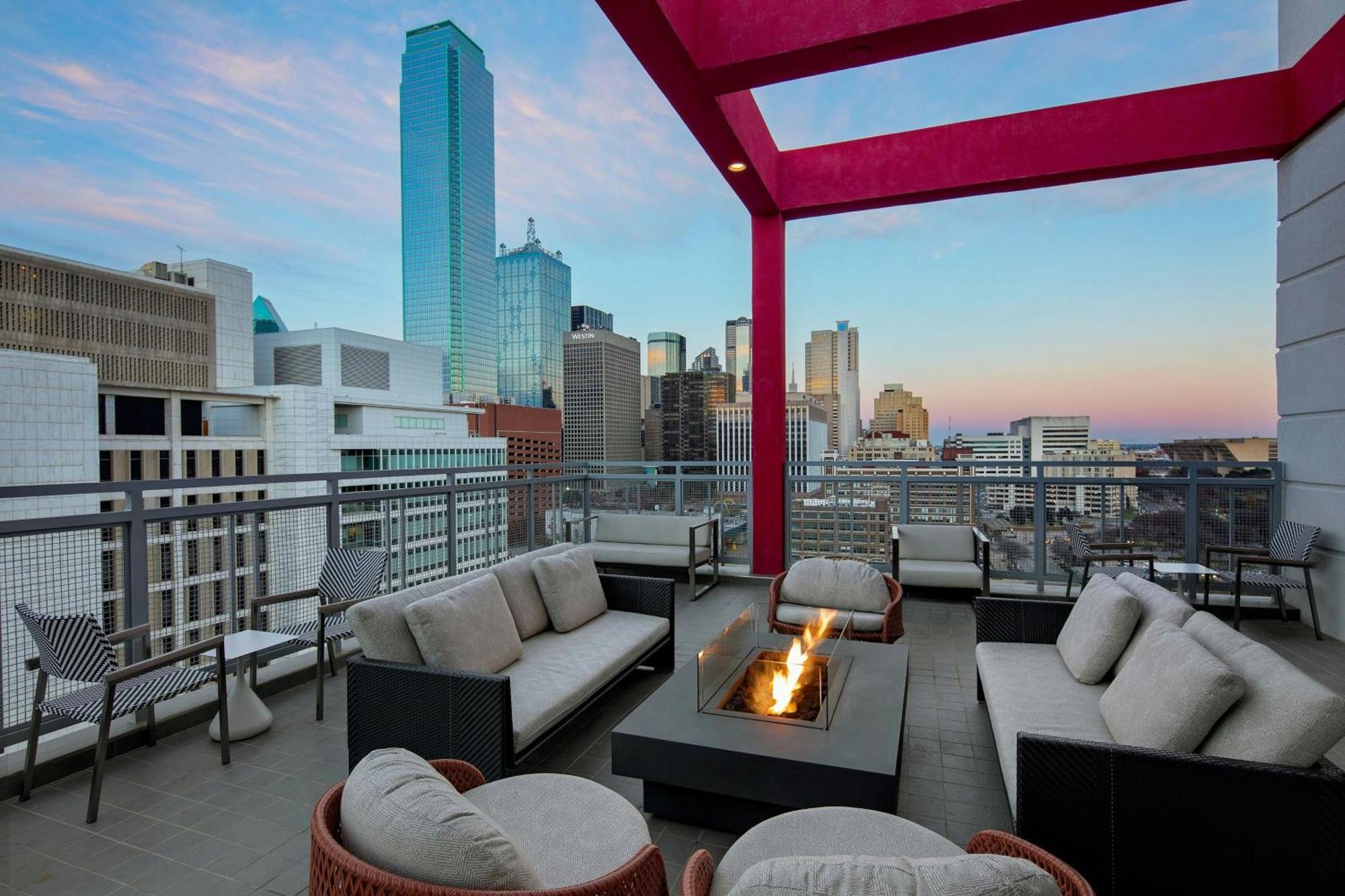 Courtyard By Marriott Dallas Downtown/Reunion District Εξωτερικό φωτογραφία