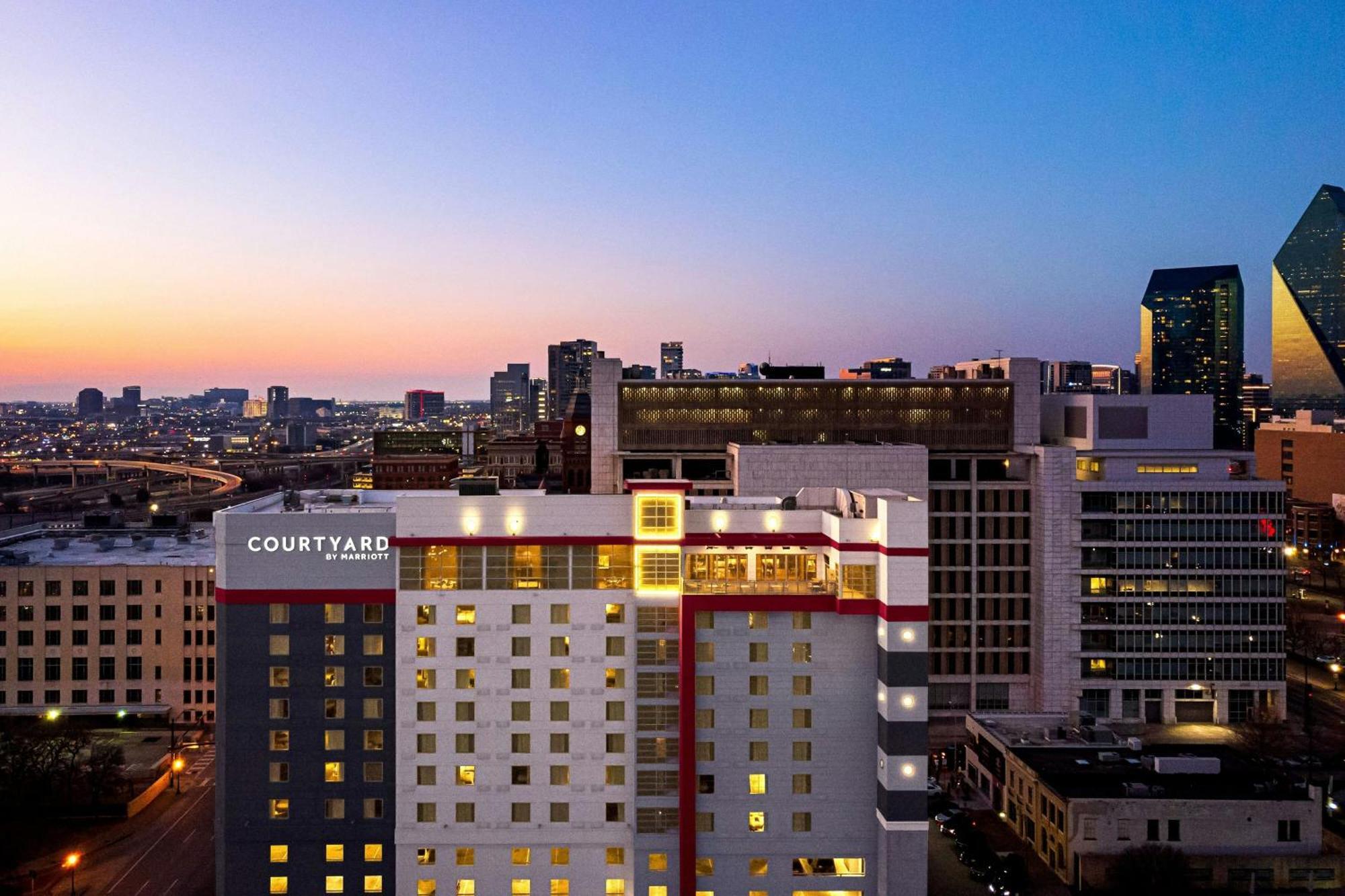 Courtyard By Marriott Dallas Downtown/Reunion District Εξωτερικό φωτογραφία